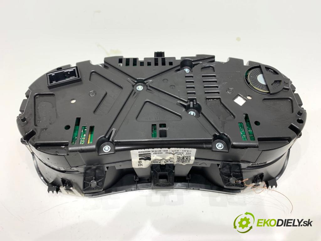 SEAT TOLEDO IV liftback 2016 66 kW 1.2 TSI 1197 Prístrojovka 6JA920730F (Prístrojová doska)