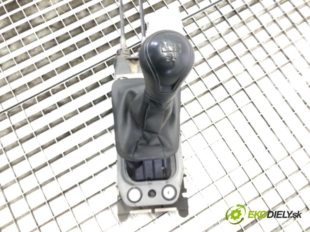 SEAT TOLEDO IV liftback 2016 66 kW 1.2 TSI 1197 Kulisa 6RA711061 (Rýchlostná páka (kulisa))