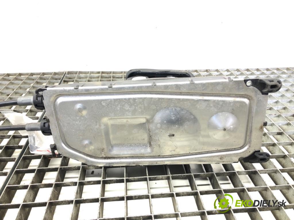 SEAT TOLEDO IV liftback 2016 66 kW 1.2 TSI 1197 Kulisa 6RA711061 (Rýchlostná páka (kulisa))