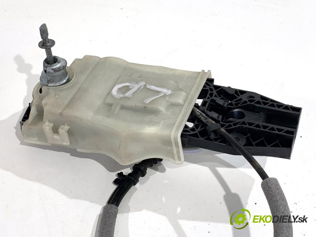 SEAT TOLEDO IV liftback 2016 66 kW 1.2 TSI 1197 Kľučka vnútorná ľavy predný 5N0837885H