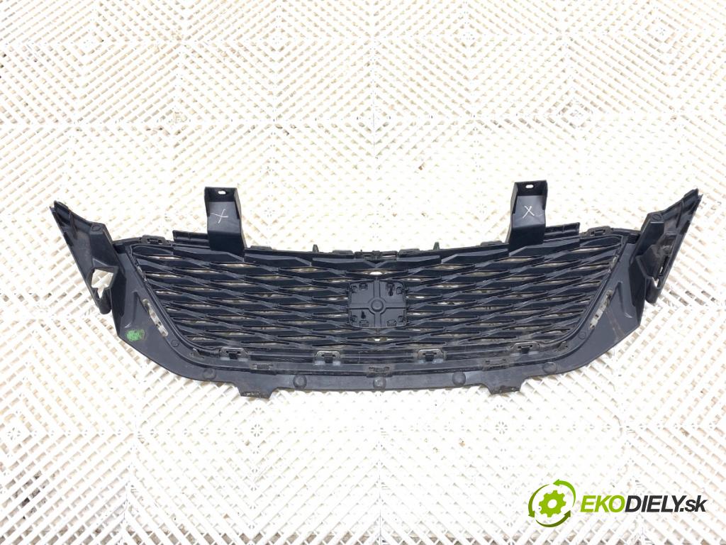 SEAT TOLEDO IV liftback 2016 66 kW 1.2 TSI 1197 mřížka maska 6JA853668A (Přední mřížka (maska chladiče))