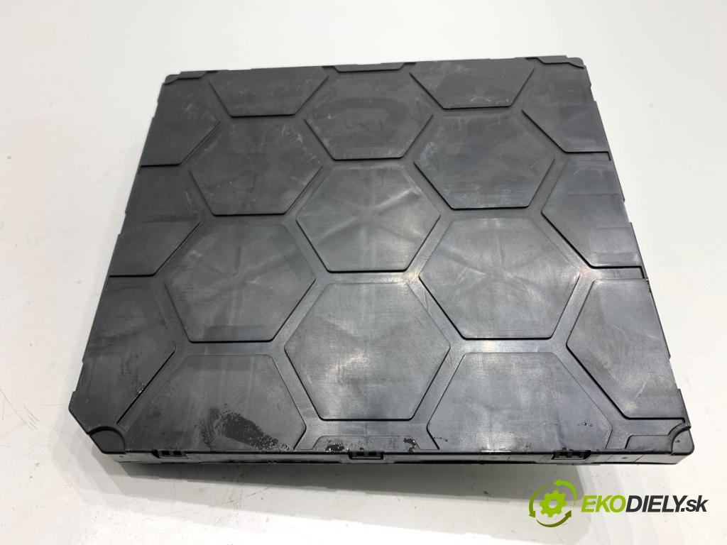 SEAT TOLEDO IV liftback 2016 66 kW 1.2 TSI 1197 Modul komfortu 6C0937090C (Modul komfortu)