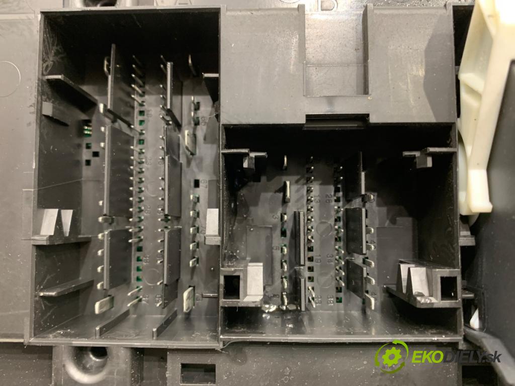 SEAT TOLEDO IV liftback 2016 66 kW 1.2 TSI 1197 Modul komfortu 6C0937090C (Modul komfortu)