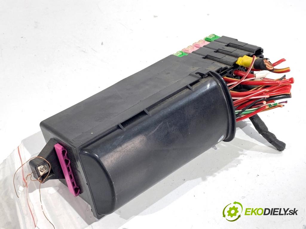 SEAT TOLEDO IV liftback 2016 66 kW 1.2 TSI 1197 Skrinka poistková 6C0937615A (Poistková skrinka)