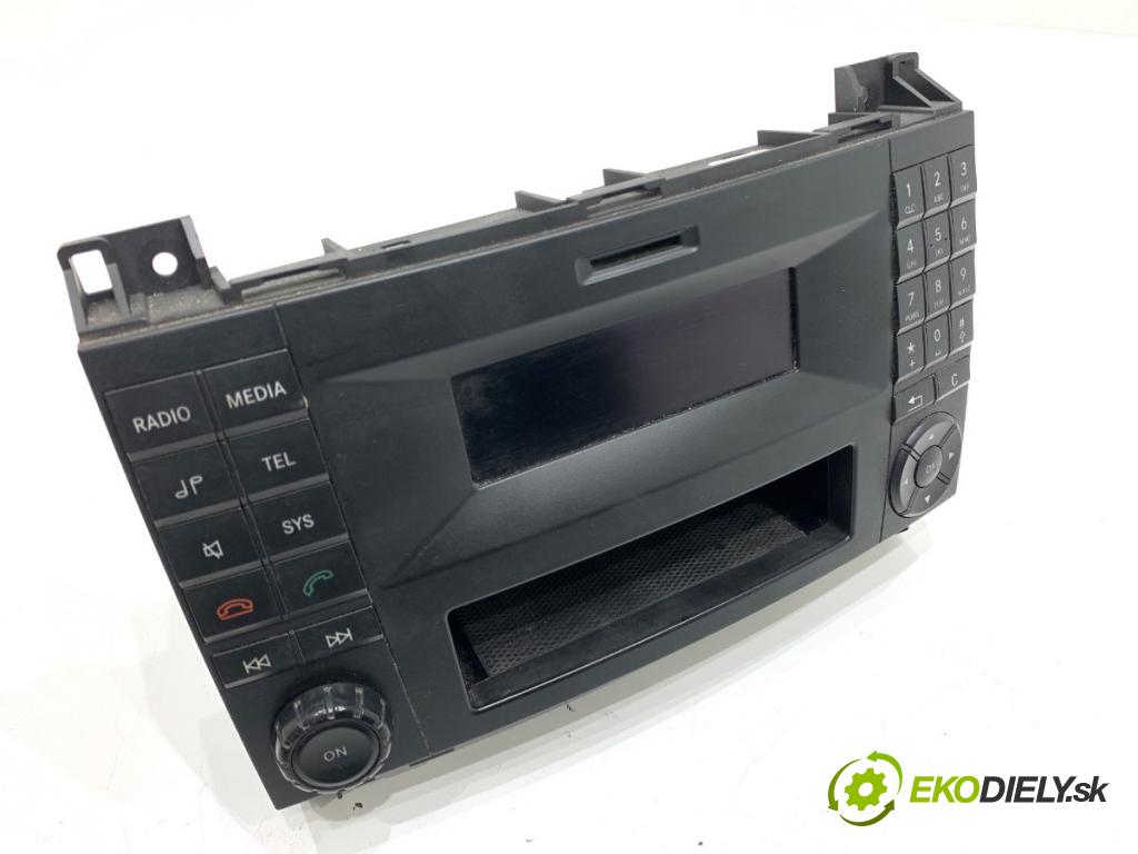 VW CARFTER 30 35 Autobus 2016 100 kW 2.0 TDI 1968 RADIO 9069008800 (Audio zariadenie)