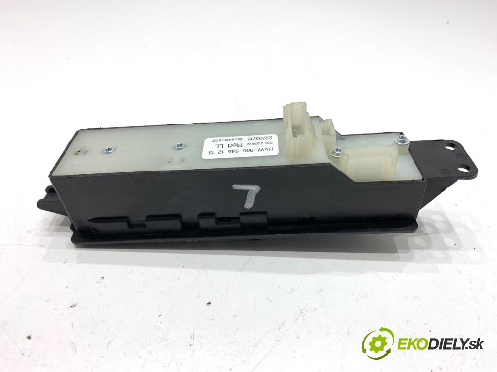 VW CARFTER 30 35 Autobus 2016 100 kW 2.0 TDI 1968 Prepínač okien 9065451213 (Prepínacie páčky pod volantom)