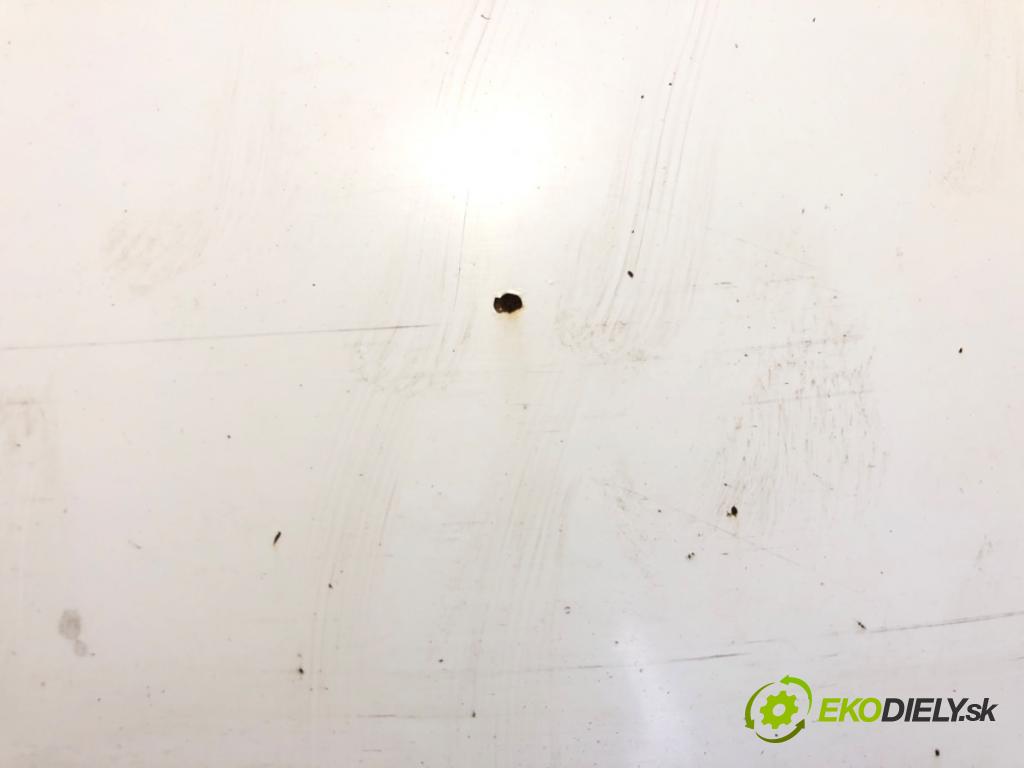 VW CARFTER 30 35 Autobus 2016 100 kW 2.0 TDI 1968 kapota  (Kapota)