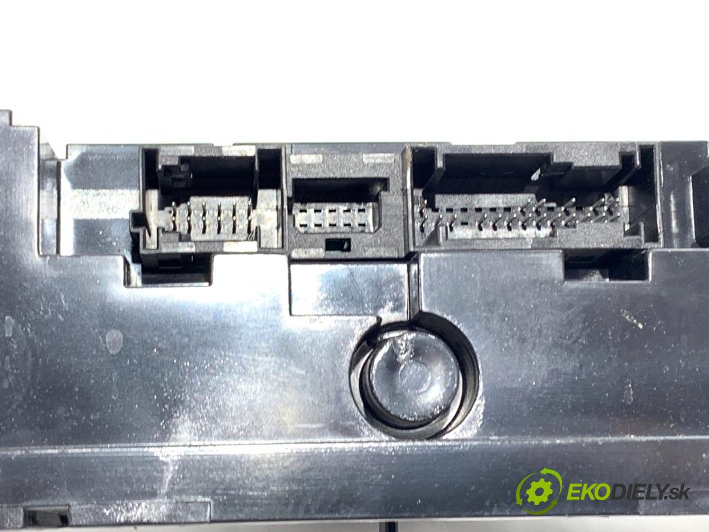 VW CARFTER 30 35 Autobus 2016 100 kW 2.0 TDI 1968 Panel ovládania kúrenia 5HB009183 (Prepínacie páčky pod volantom)