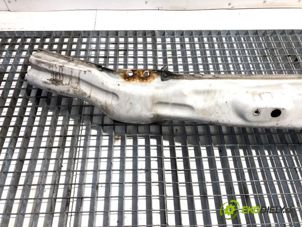 VW CARFTER 30 35 Autobus 2016 100 kW 2.0 TDI 1968 výztuha nárazníka přední část  (Přední výztuha)