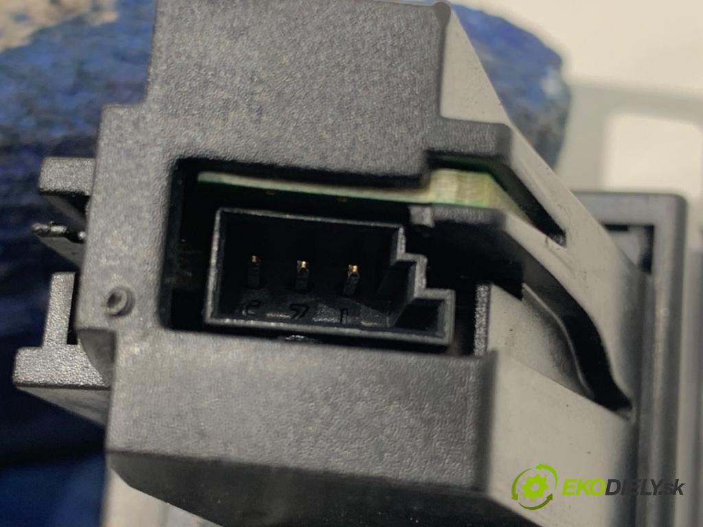 VW CC B7 coupe 2012 103 kW 2.0 TDI 1968 Displej 3C8919204A (Prístrojová doska)