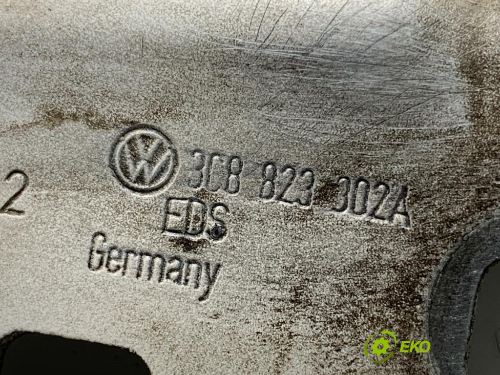 VW CC B7 coupe 2012 103 kW 2.0 TDI 1968 závěs kapoty pravý přední část 3C8823302A