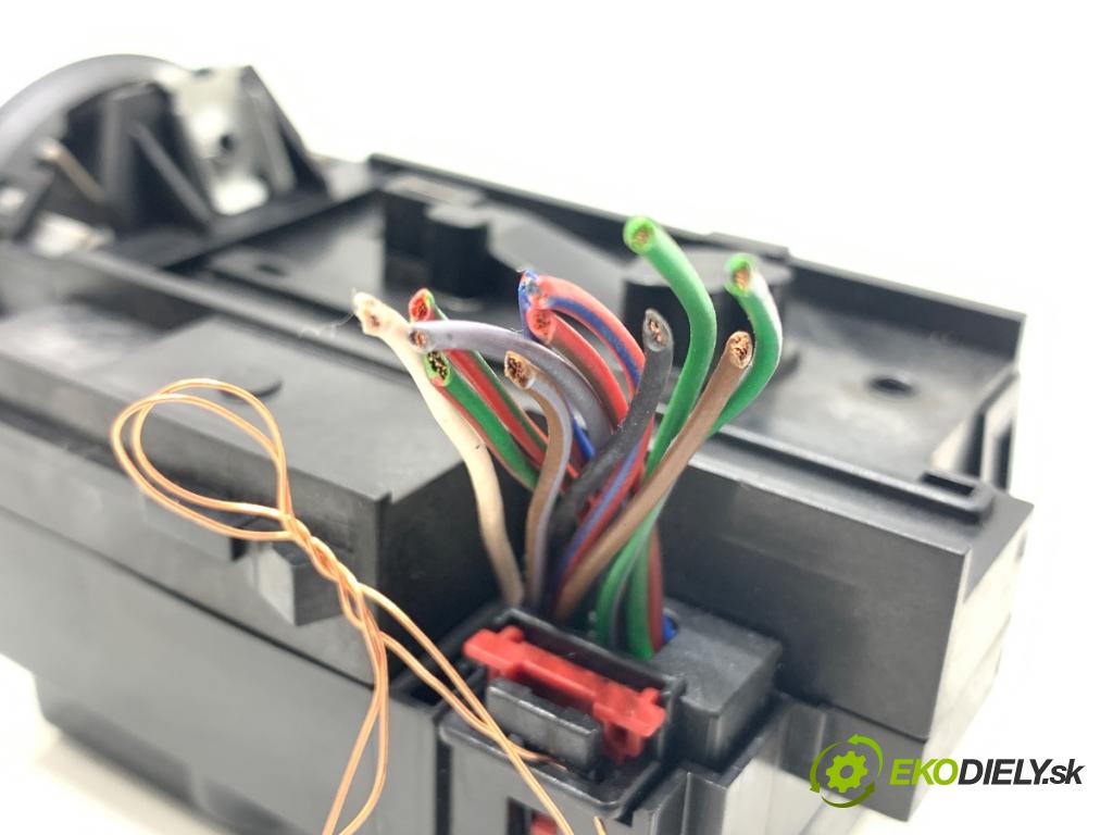 VW CC B7 coupe 2012 103 kW 2.0 TDI 1968 spinačka 3C0905843AE (Spínacia skrinka)