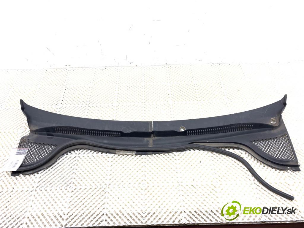 VW CC B7 coupe 2012 103 kW 2.0 TDI 1968 Torpédo, plast pod čelné okno 3C8819403 (Torpédo (plast pod čelným sklom))