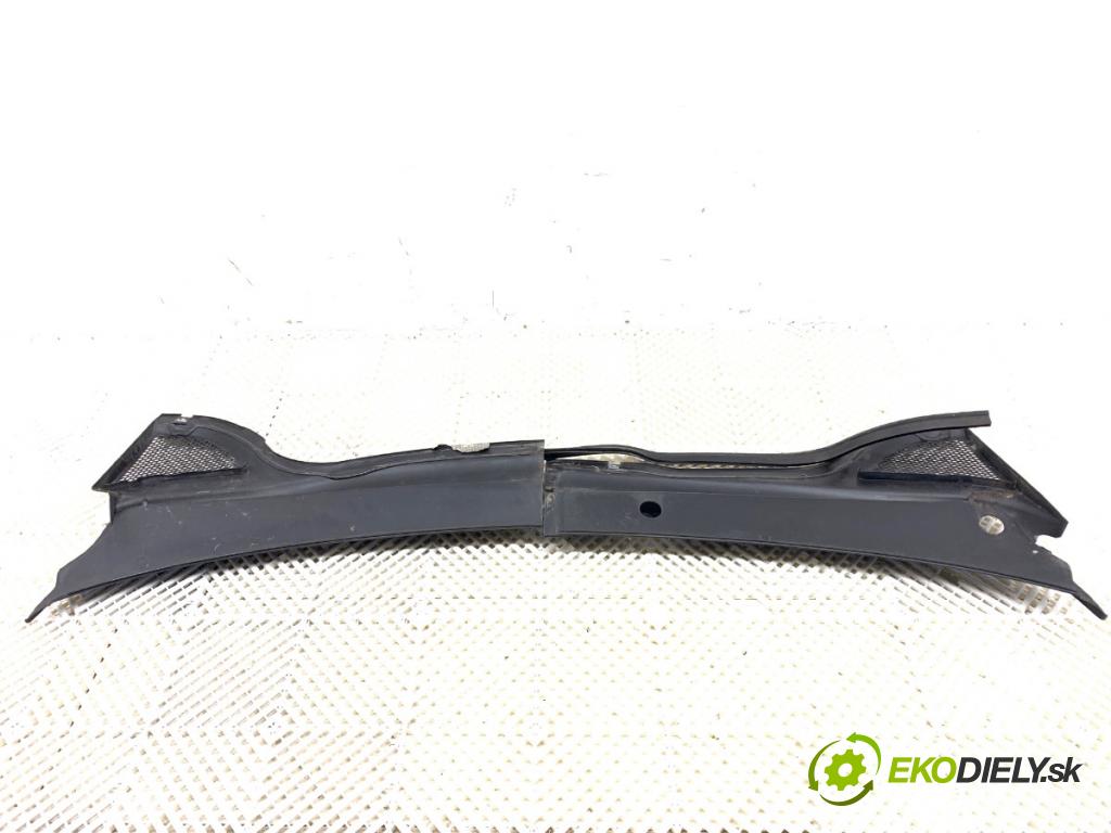 VW CC B7 coupe 2012 103 kW 2.0 TDI 1968 Torpédo, plast pod čelné okno 3C8819403 (Torpédo (plast pod čelným sklom))