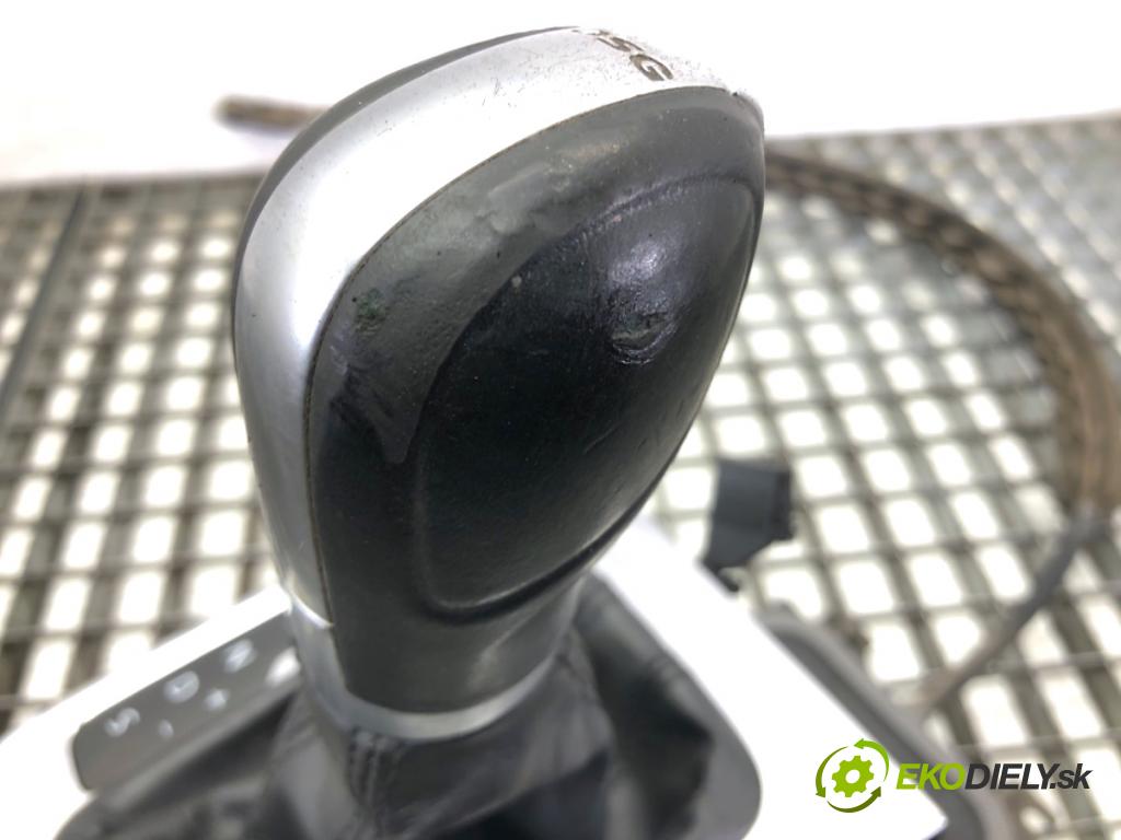 VW CC B7 coupe 2012 103 kW 2.0 TDI 1968 Kulisa 3AB713023A (Rýchlostná páka (kulisa))