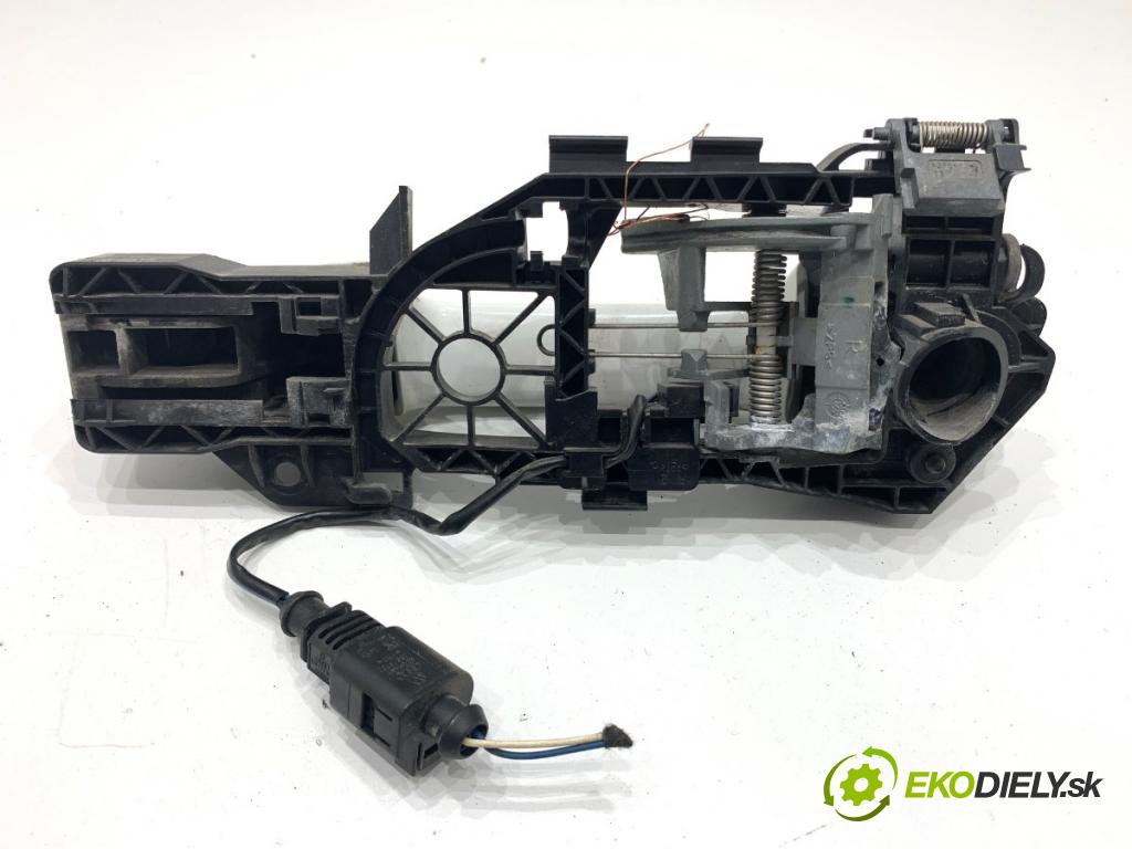 VW CC B7 coupe 2012 103 kW 2.0 TDI 1968 klika vnejší pravý přední část 3C8839886