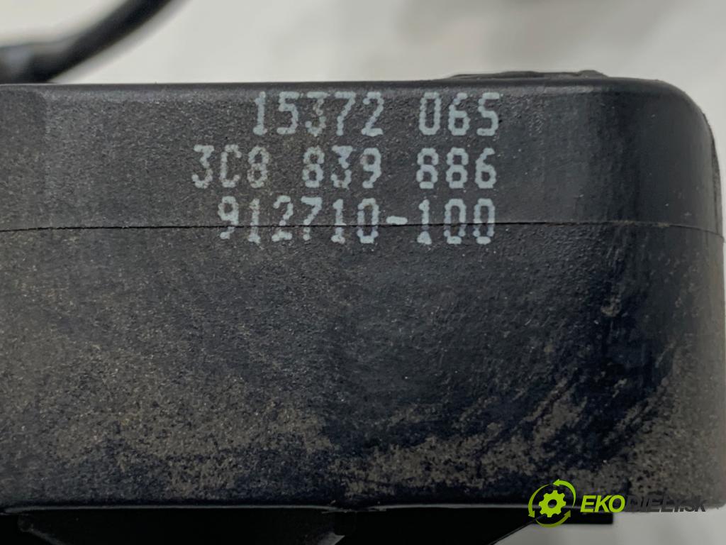 VW CC B7 coupe 2012 103 kW 2.0 TDI 1968 klika vnejší pravý zadní část