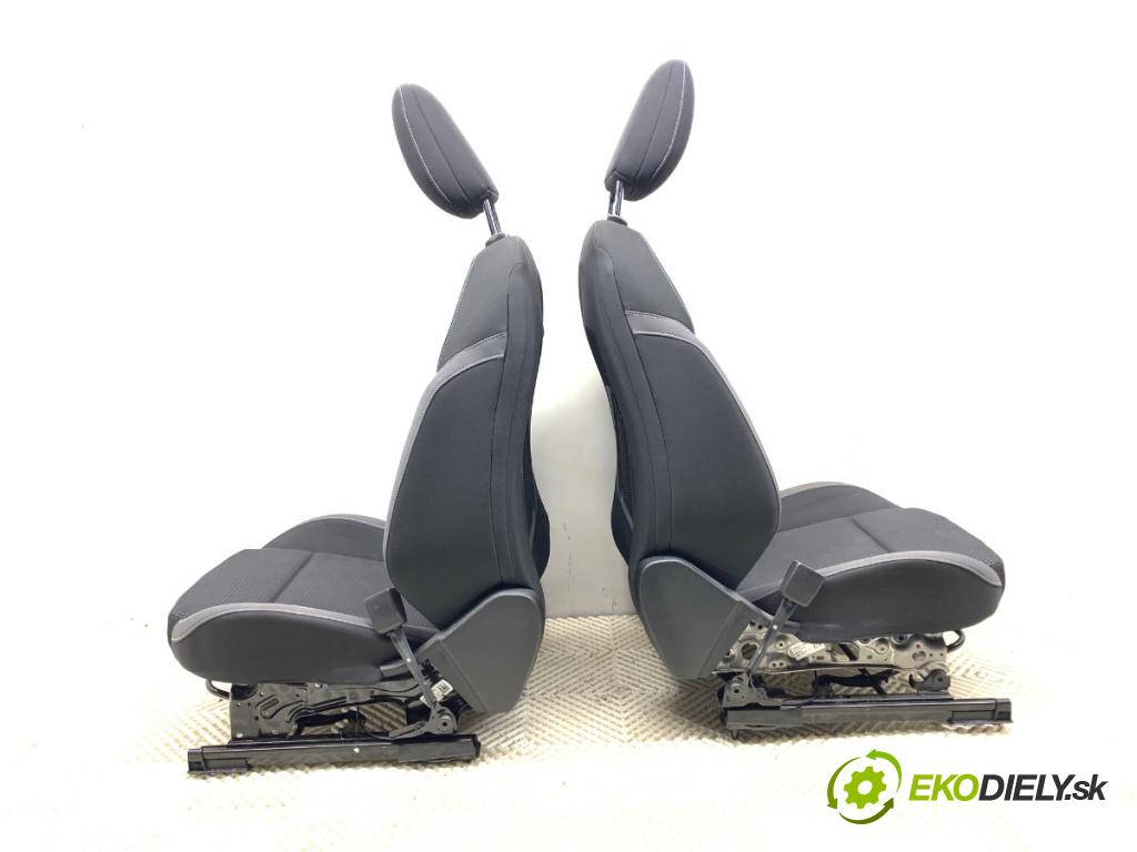 FORD FOCUS IV liftback 2019 88 kW 1.5 EcoBlue 1499 Sedadlá, sedačky Sedadlo bočné