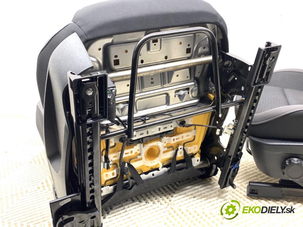 FORD FOCUS IV liftback 2019 88 kW 1.5 EcoBlue 1499 Sedadlá, sedačky Sedadlo bočné