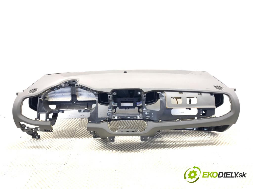 KIA SPORTAGE III SUV 2010 85 kW 1.7 CRDi 1685 Palubná doska  (Palubná doska)