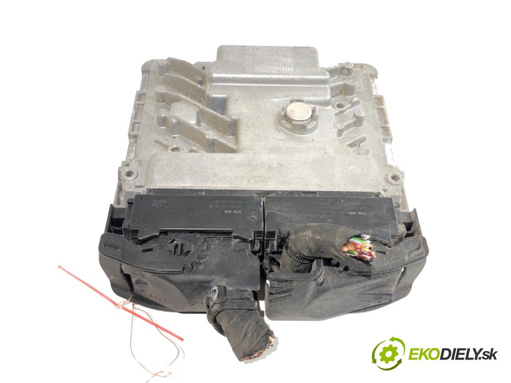 VW TOURAN nadwozie wielkoprzestrzenne (MPV) 2017 132 kW 1.8 TSI 1798 riadiaca jednotka Motor 06K907425B (Riadiaca jednotka)