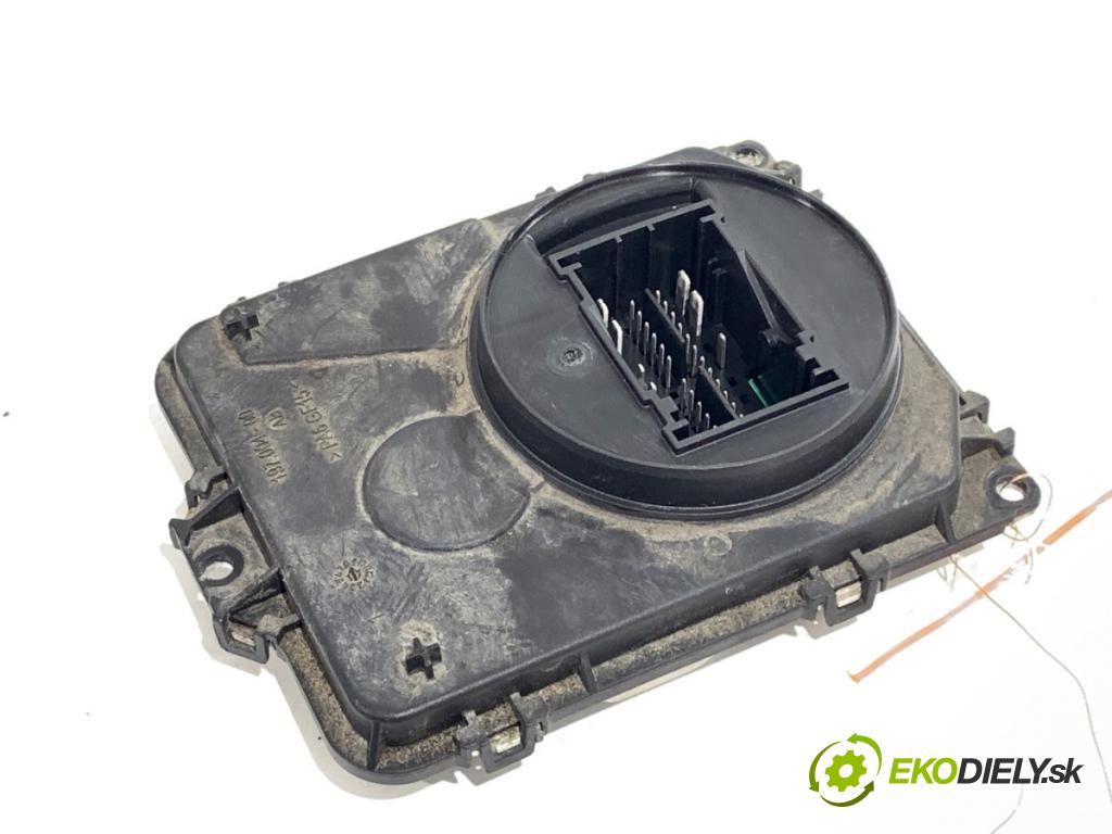 VW TOURAN nadwozie wielkoprzestrzenne (MPV) 2017 132 kW 1.8 TSI 1798 Menič XENON 8V0907399B (Riadiaca jednotka xenónu)