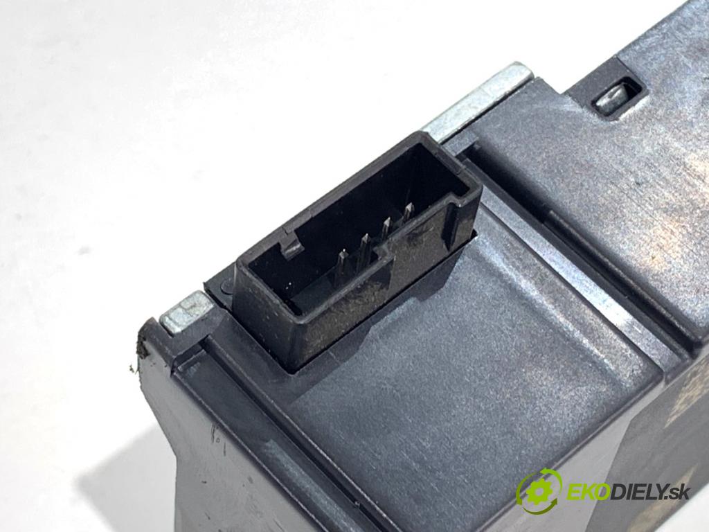 VW TOURAN nadwozie wielkoprzestrzenne (MPV) 2017 132 kW 1.8 TSI 1798 blokáda volantu 3Q0905861 (Riadenie ostatné)