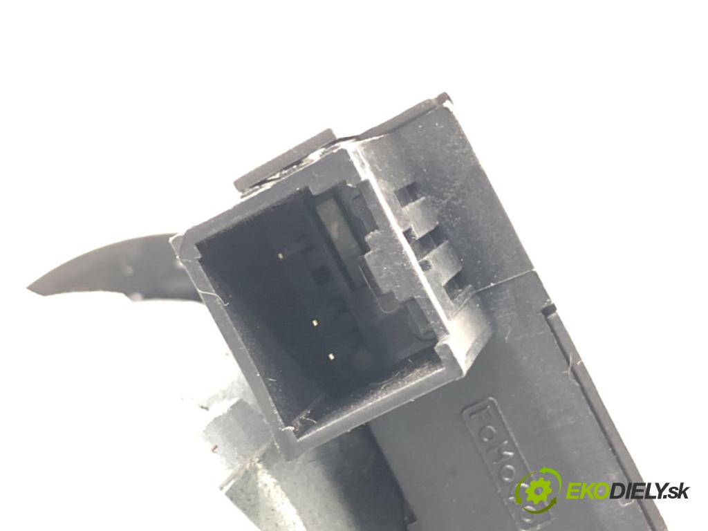 FORD MONDEO MK5 liftback 2017 110 kW 2.0 TDCi 1998 spinačka 3M51-3F880-AE (Spínacia skrinka)