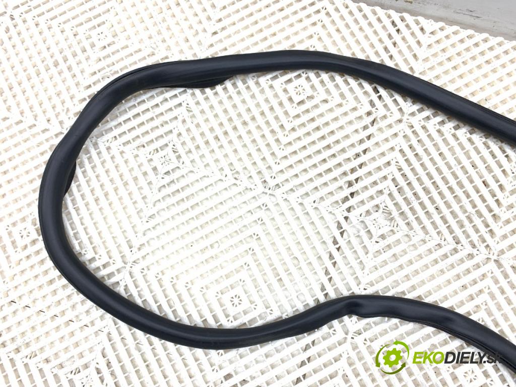 FORD MONDEO MK5 liftback 2017 110 kW 2.0 TDCi 1998 těsnění dveře zadní část pravá  (Karoserie ostatní)