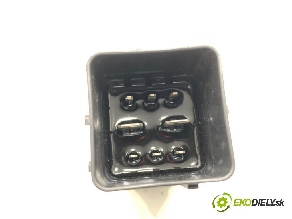 FORD MONDEO MK5 liftback 2017 110 kW 2.0 TDCi 1998 relé sviečok žhavenia 9803299780 (Relé)