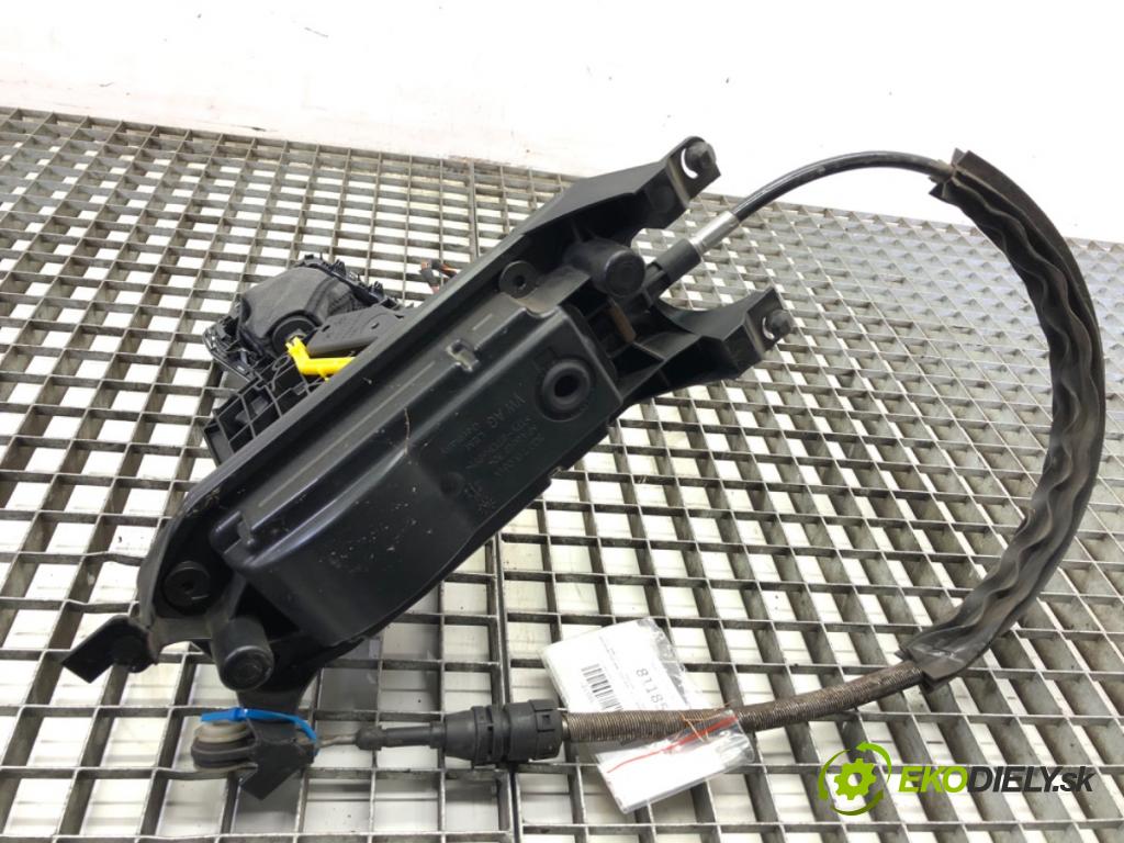 VW TIGUAN SUV 2017 110 kW 2.0 TDI 4motion 1968 Kulisa 5QH713025F (Rýchlostná páka (kulisa))