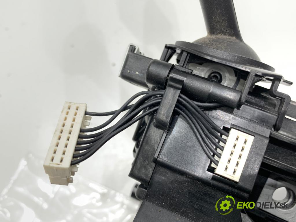 VW TIGUAN SUV 2017 110 kW 2.0 TDI 4motion 1968 Prepínač kombinovaný 3Q0953521DM (Prepínacie páčky pod volantom)