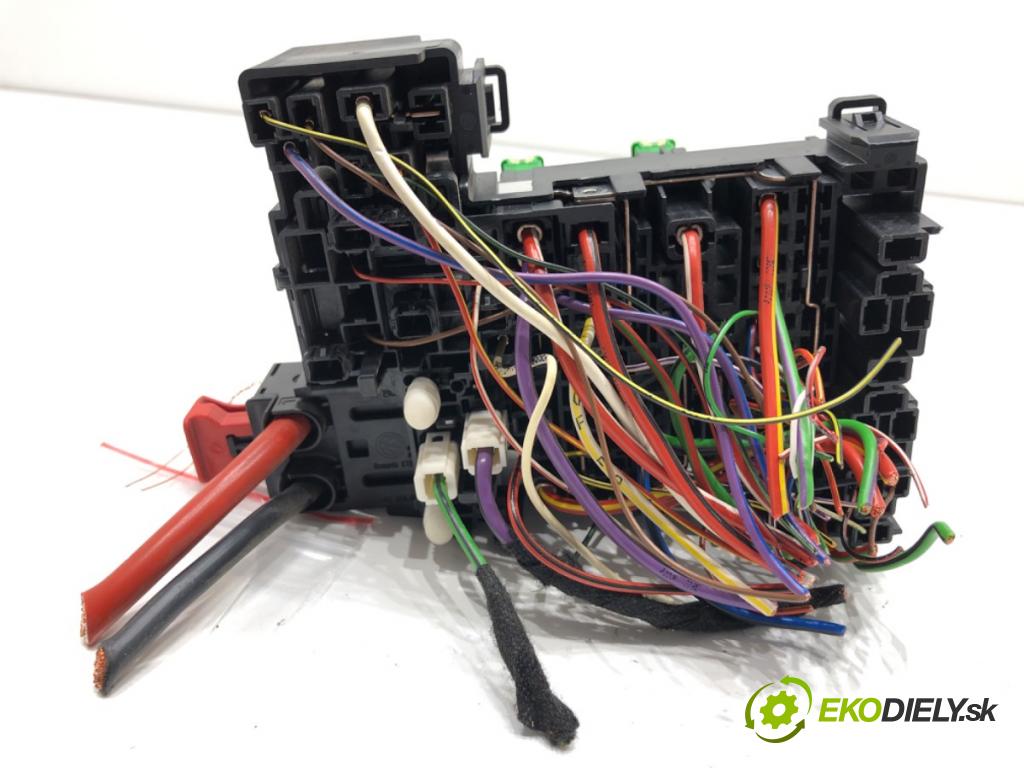 VW TIGUAN SUV 2017 110 kW 2.0 TDI 4motion 1968 skříňka poistková 5Q0937615C (Pojistková skříňka)