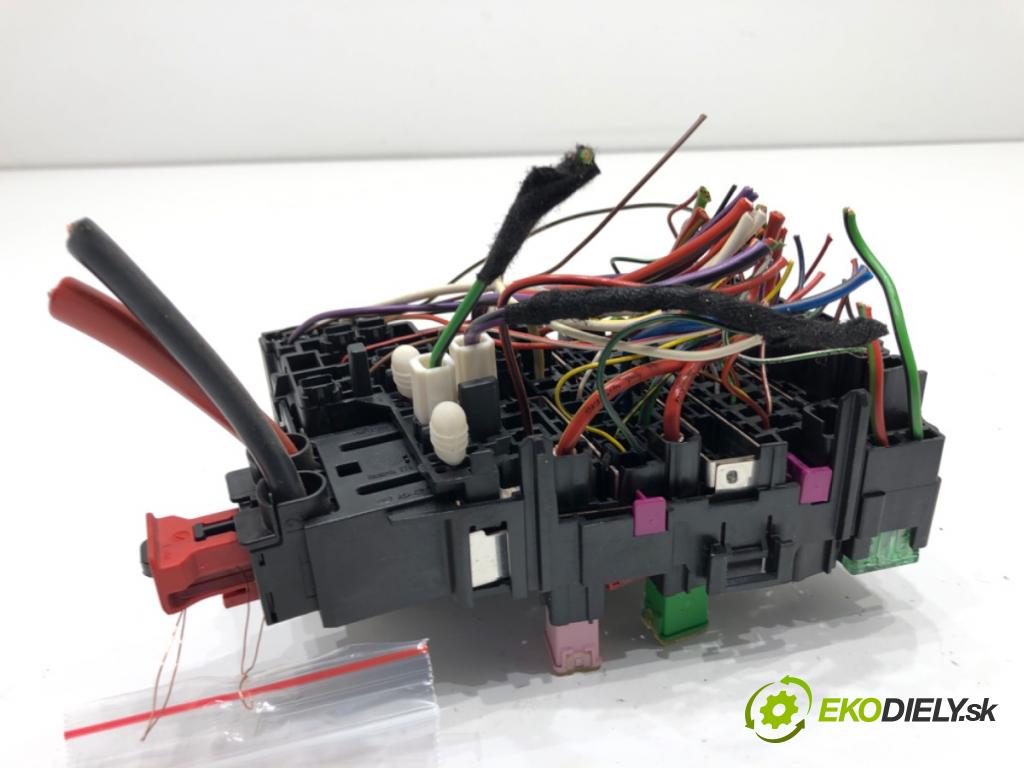 VW TIGUAN SUV 2017 110 kW 2.0 TDI 4motion 1968 skříňka poistková 5Q0937615C (Pojistková skříňka)