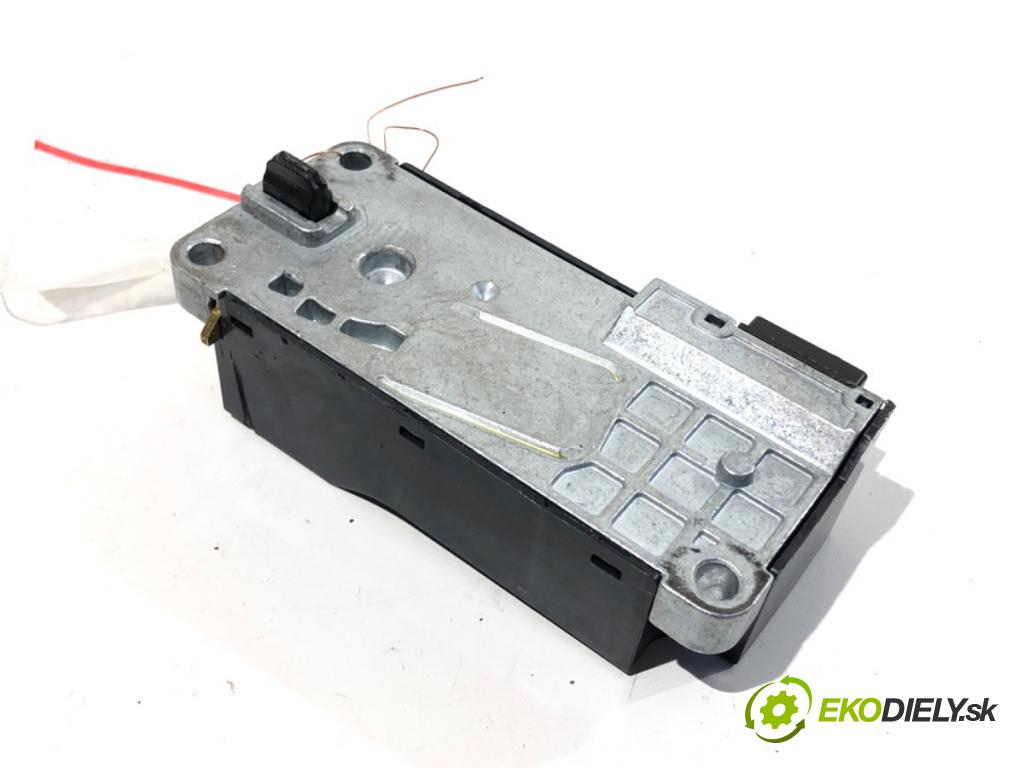 VW TIGUAN SUV 2017 110 kW 2.0 TDI 4motion 1968 blokáda volantu 3Q0905861 (Riadenie ostatné)