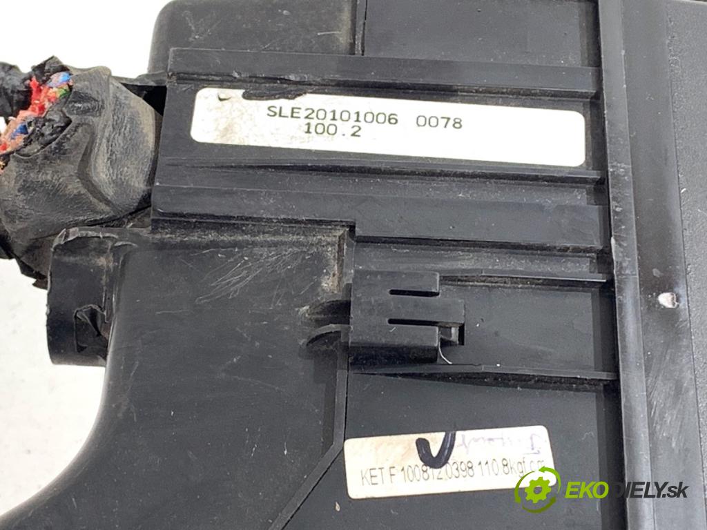 KIA SPORTAGE III SUV 2010 85 kW 1.7 CRDi 1685 skříňka poistková 91950-2S010 (Pojistková skříňka)