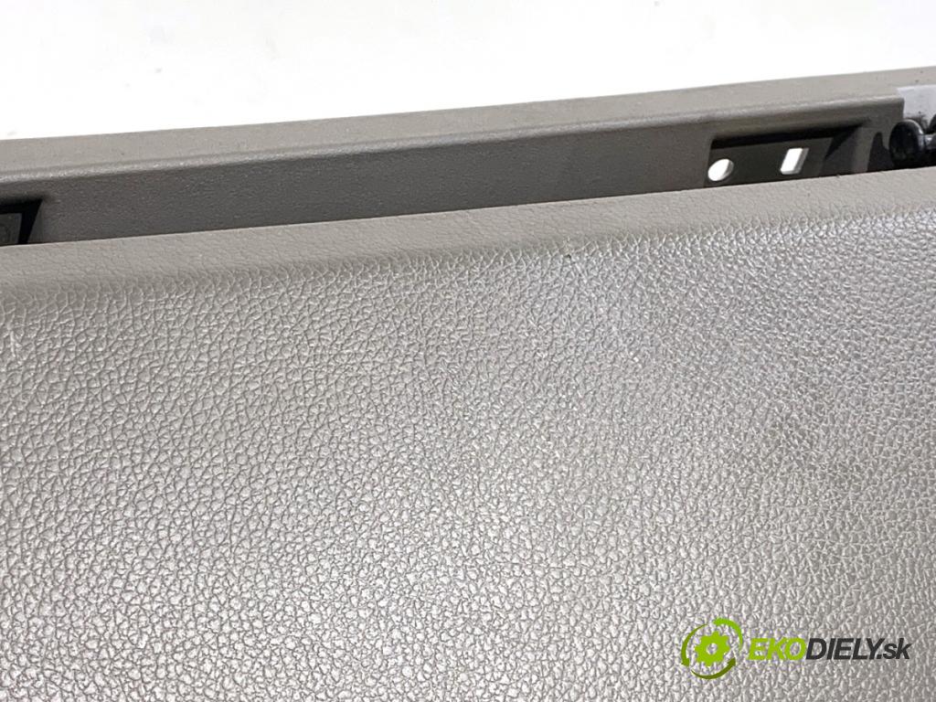 KIA SPORTAGE III SUV 2010 85 kW 1.7 CRDi 1685 Priehradka, kastlík spolujazdca 10SL1-54200 (Priehradka (kastlík))