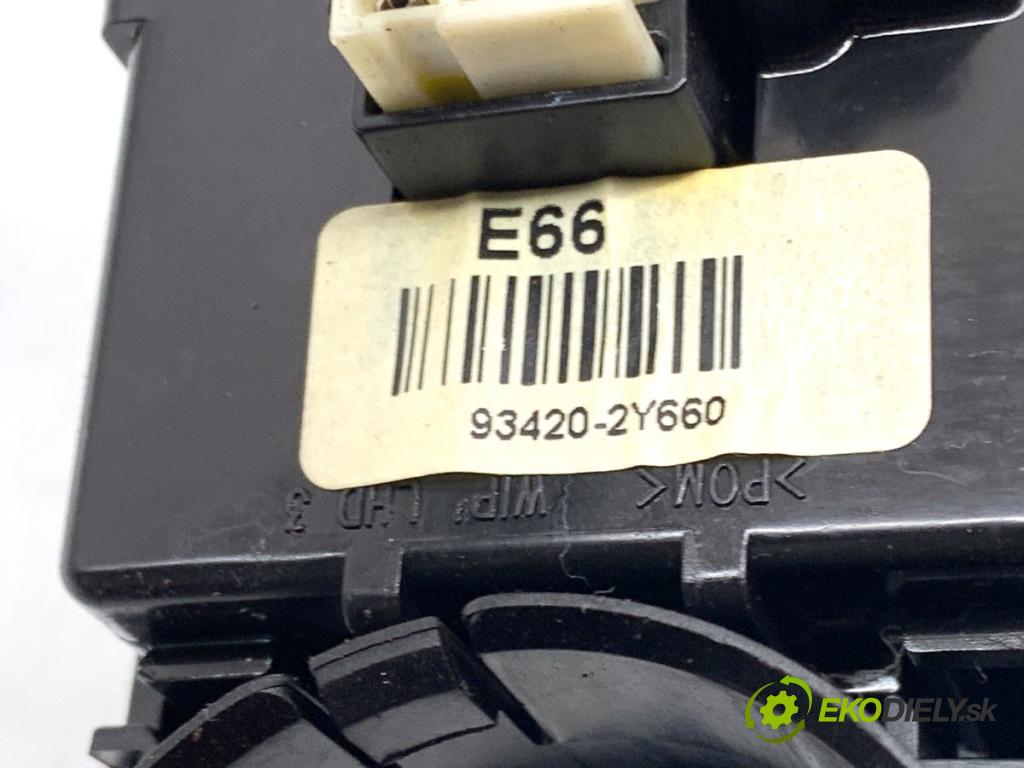 KIA SPORTAGE III SUV 2010 85 kW 1.7 CRDi 1685 Prepínač kombinovaný 93420-2Y660 (Prepínacie páčky pod volantom)