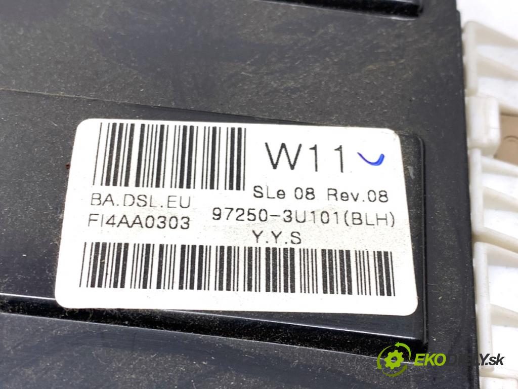 KIA SPORTAGE III SUV 2010 85 kW 1.7 CRDi 1685 Panel ovládania kúrenia 97250-3U101 (Prepínacie páčky pod volantom)