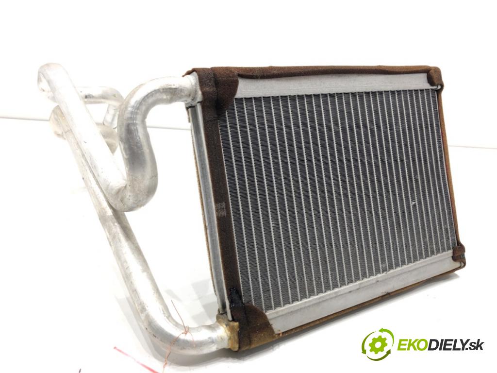 KIA SPORTAGE III SUV 2010 85 kW 1.7 CRDi 1685 topné těleso radiátor topení  (Radiátor topení)