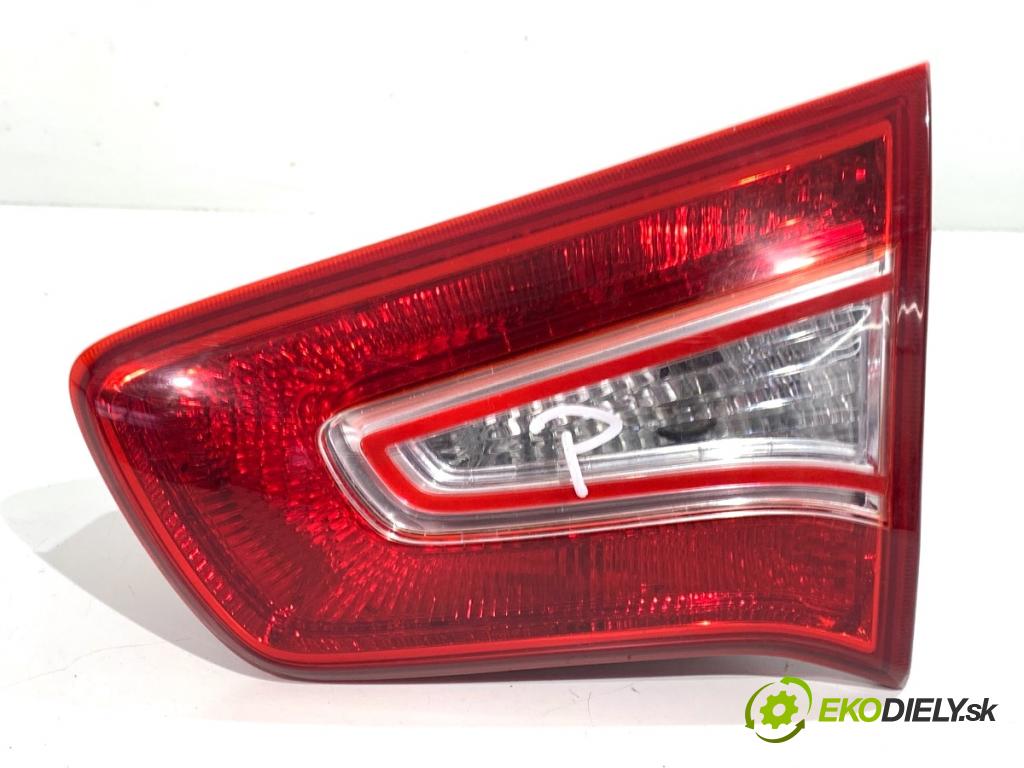 KIA SPORTAGE III SUV 2010 85 kW 1.7 CRDi 1685 světlo zadní část pravá vnitřní  (Klika dveří ostatní)