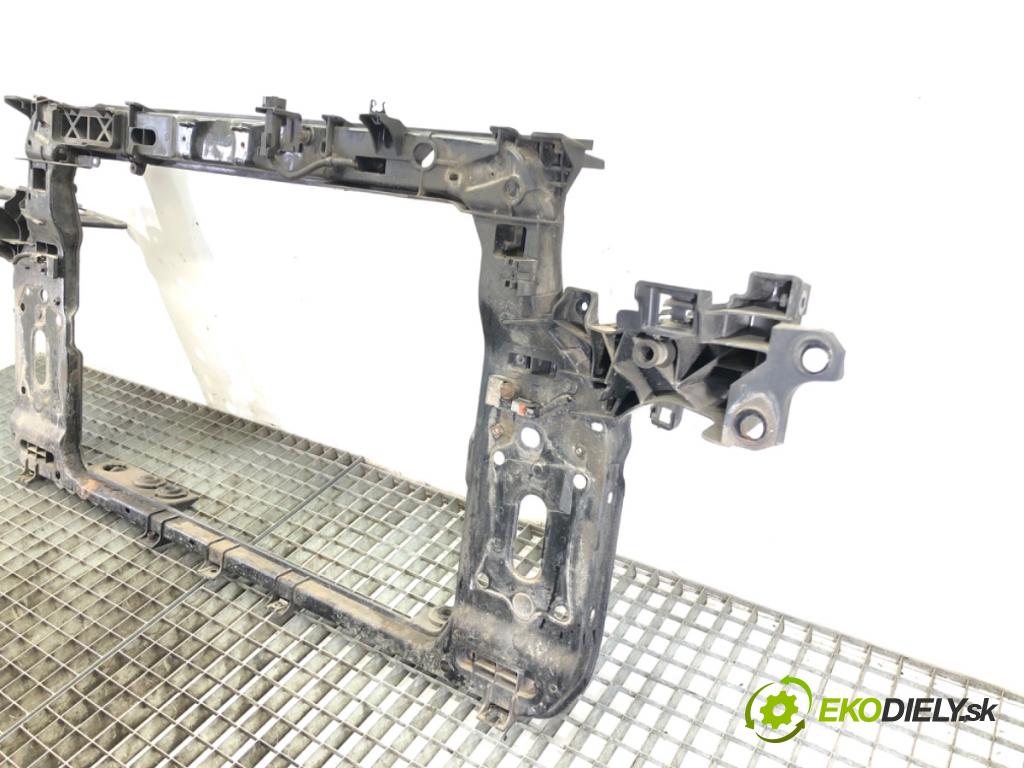 KIA SPORTAGE III SUV 2010 85 kW 1.7 CRDi 1685 držák přední část 64101-3U000 (Přední výztuha)