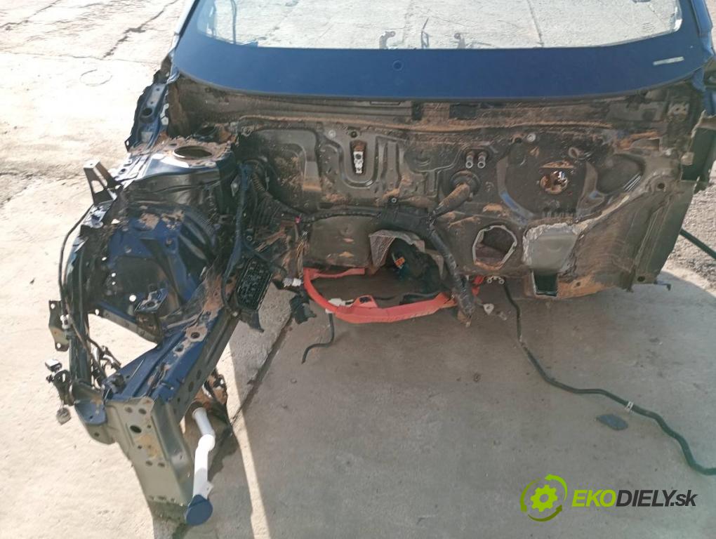 TOYOTA C-HR SUV  72 kW 1.8 Hybrid (ZYX10_, ZYX11_) 1798 KAROSERIA ČTVRŤÁK PODŁUŻNICA pravá