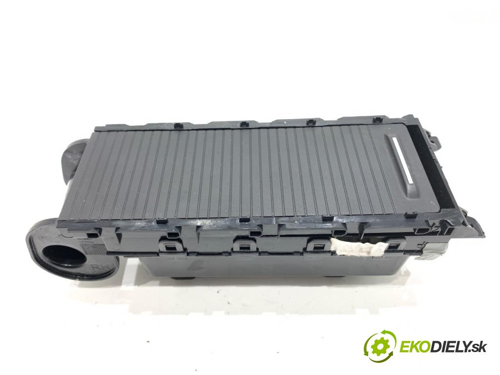 FORD FOCUS IV liftback 2019 88 kW 1.5 EcoBlue 1499 Držiak na nápoje JX7B-A13560-A (Držiak (úchyt) na nápoje)