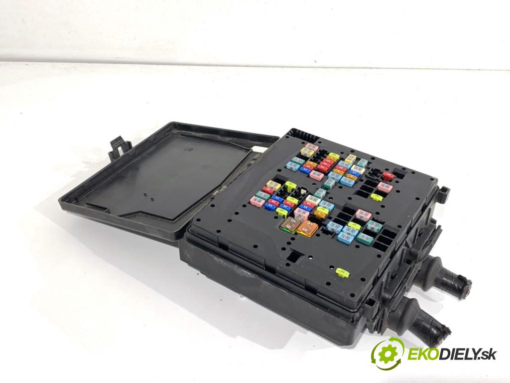 FORD FOCUS IV liftback 2019 88 kW 1.5 EcoBlue 1499 skříňka poistková JX6T-14D068-AD (Pojistková skříňka)