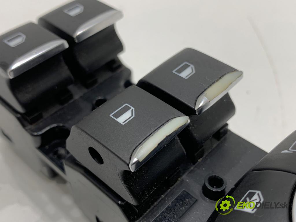 FORD FOCUS IV liftback 2019 88 kW 1.5 EcoBlue 1499 Prepínač okien H1BT-14540-DC (Prepínacie páčky pod volantom)