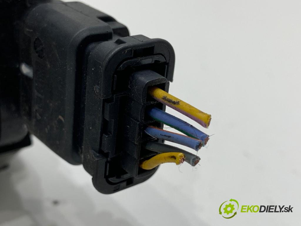 FORD FOCUS IV liftback 2019 88 kW 1.5 EcoBlue 1499 Škrtiaca klapka  (Škrtiaca klapka)