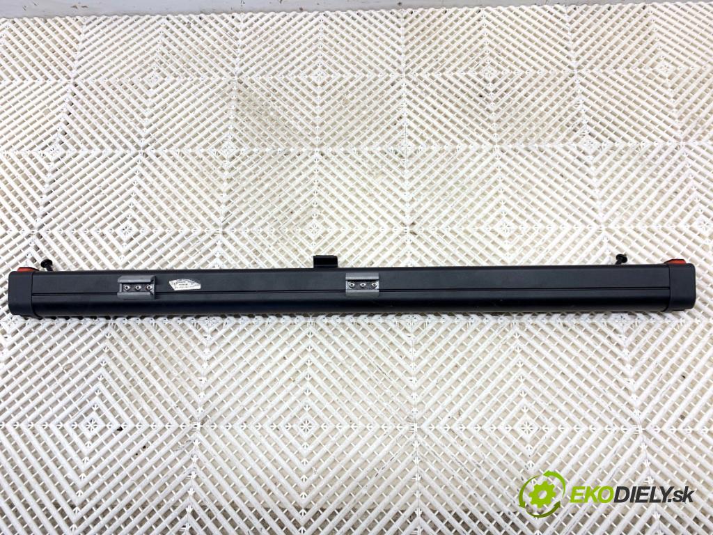 VW PASSAT B7 Kombi 2013 103 kW 2.0 TDI 1968 Roleta kufra síťka 3C9861691