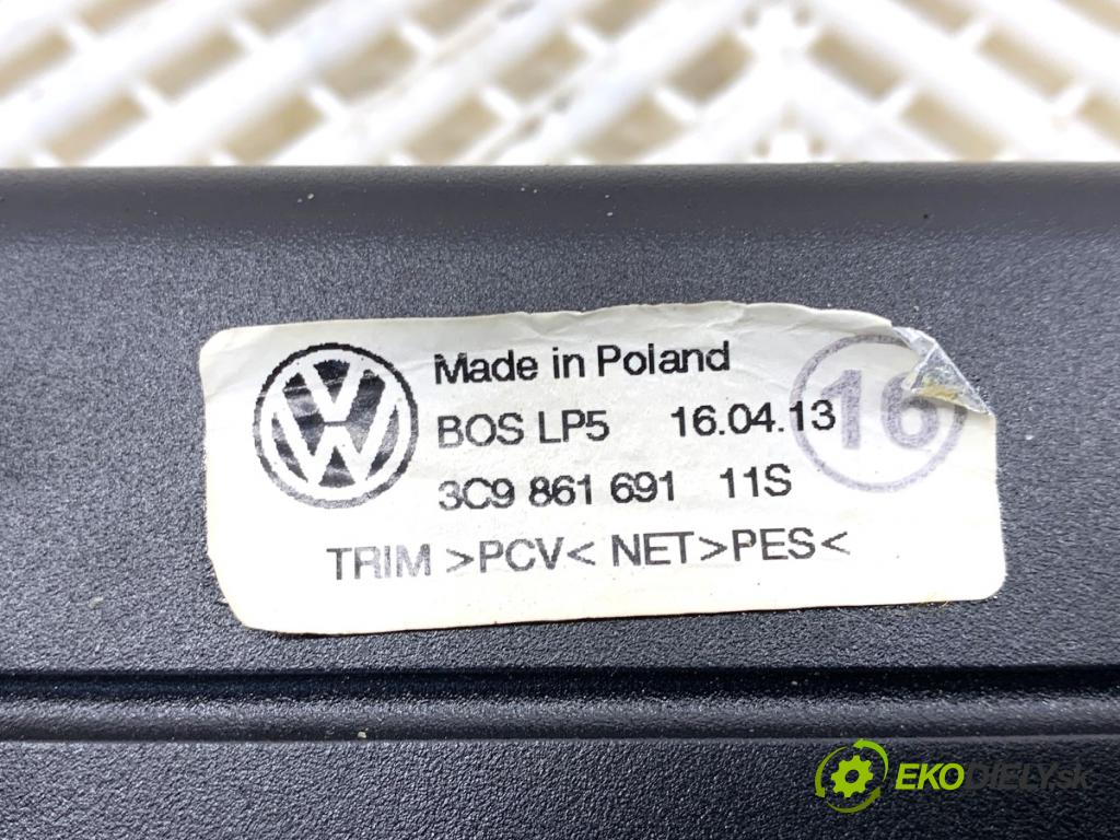 VW PASSAT B7 Kombi 2013 103 kW 2.0 TDI 1968 Roleta kufra síťka 3C9861691