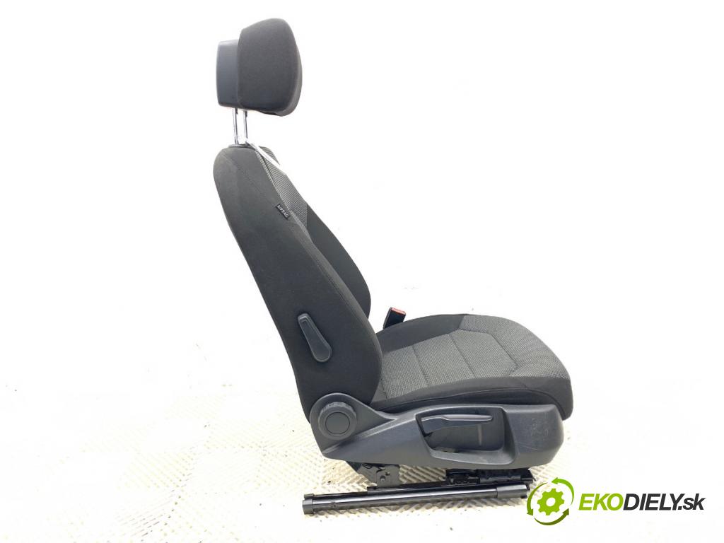 VW PASSAT B7 Kombi 2013 103 kW 2.0 TDI 1968 Sedadlo pravy predný